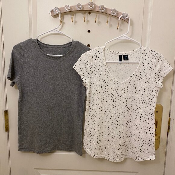 2 GUC Women Basic Short Sleeve Tee in White and Gray Size Medium Bundle Deal - Picture 1 of 6